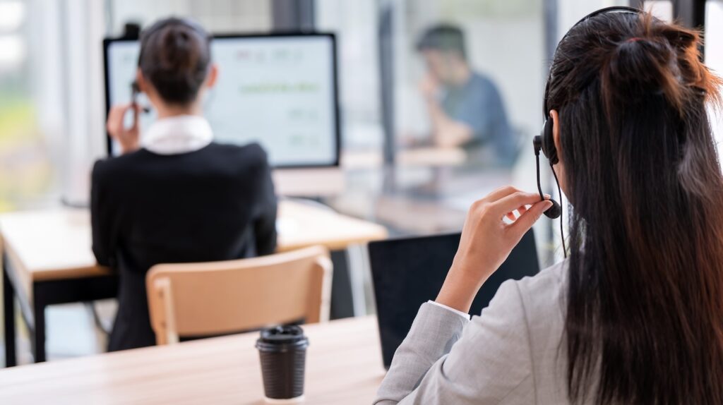 calling center salesperson
